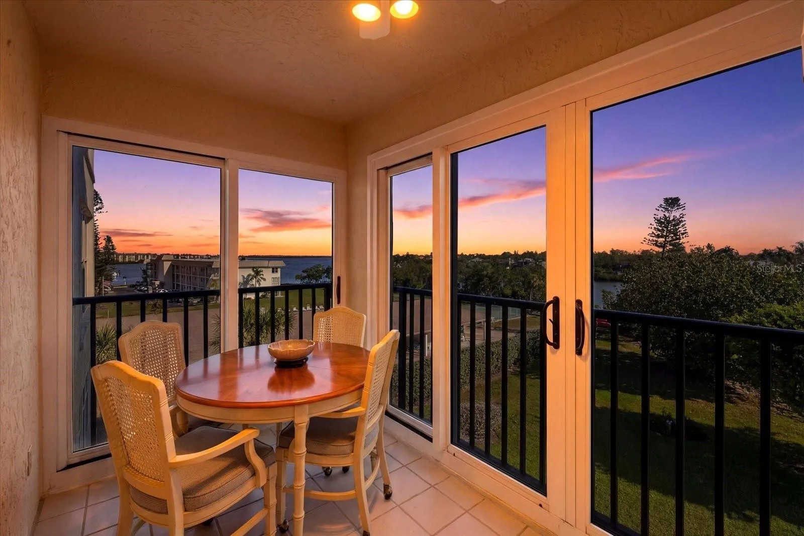 Sunrises &amp; Bayou water views from the rear Glassed in balcony