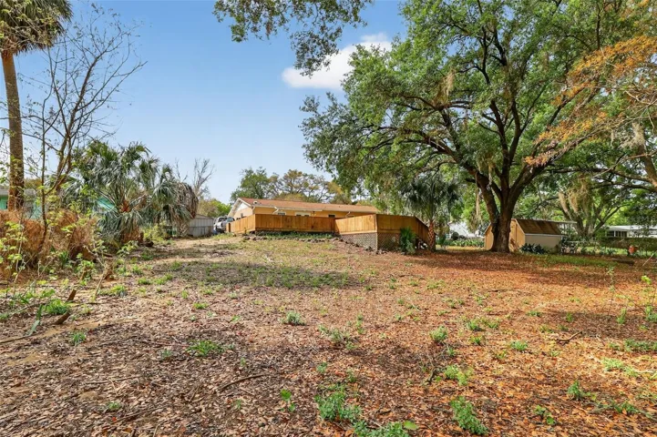 Huge, fenced Backyard!