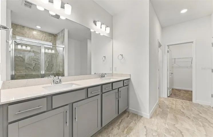 Owner's Bath w/Dual Sinks