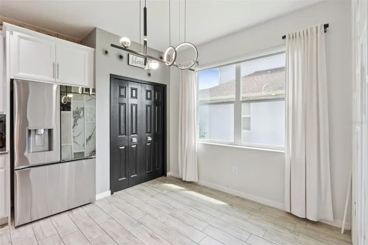 Dining/Breakfast Nook