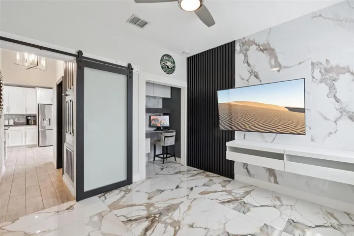 Bedroom/Office/Flex Space
