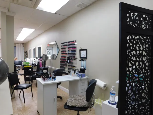 Nail Station