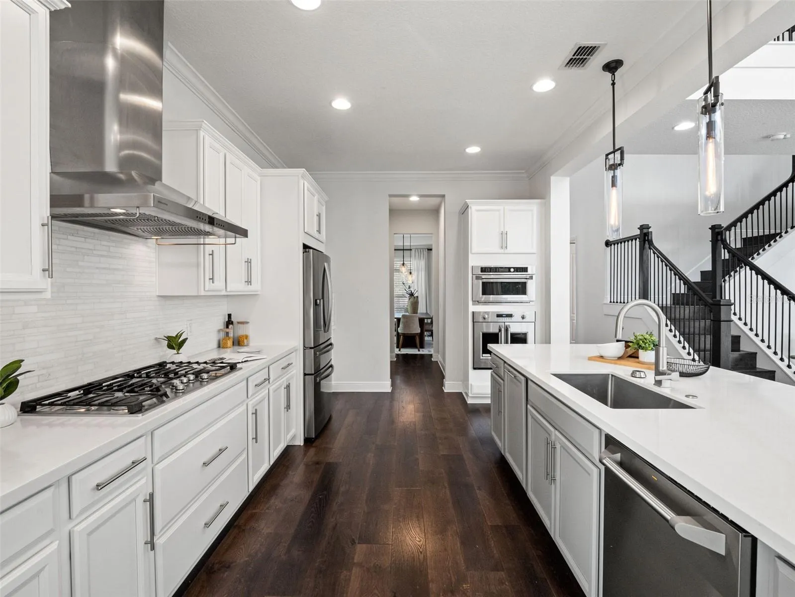 Natural gas cooktop