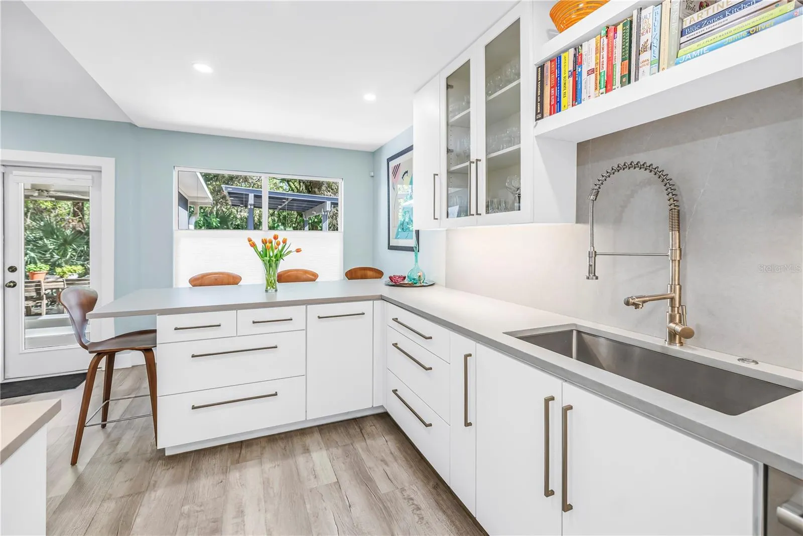 Beautiful Cabinetry, Counters, Fixtures and Thought created this beautiful entertaining kitchen. Style!!