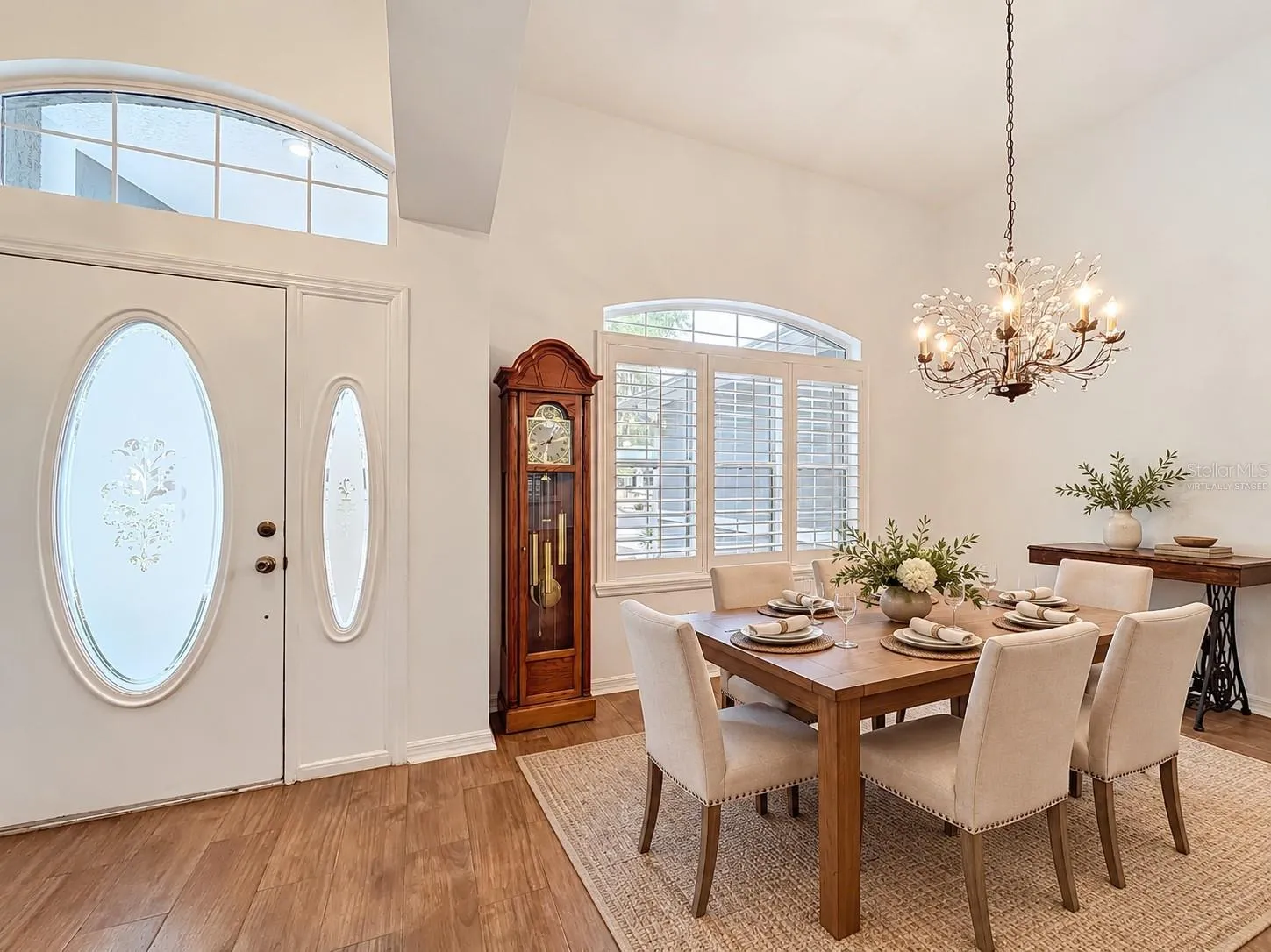Virtually staged dining room