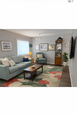 Dining room view fromkthe living room (picture virtually modified with no clutter)