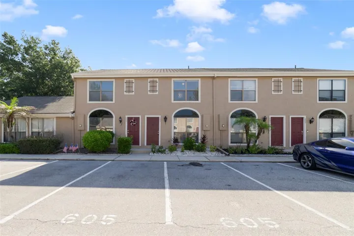 Discover carefree living in this BEAUTIFULLY MAINTAINED 2-bedroom, 2.5-bath townhome in Casa Park Villas, ideally located in the heart of Winter Springs.
