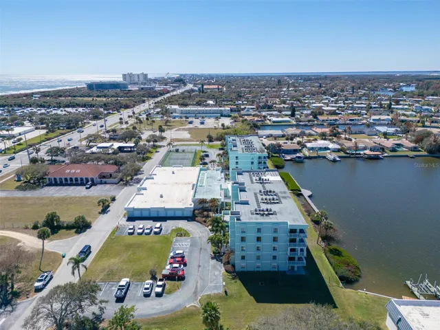 3 Minutes to Downtown Cocoa Beach