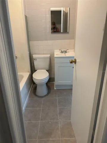518.5 unit 3/2 bath update