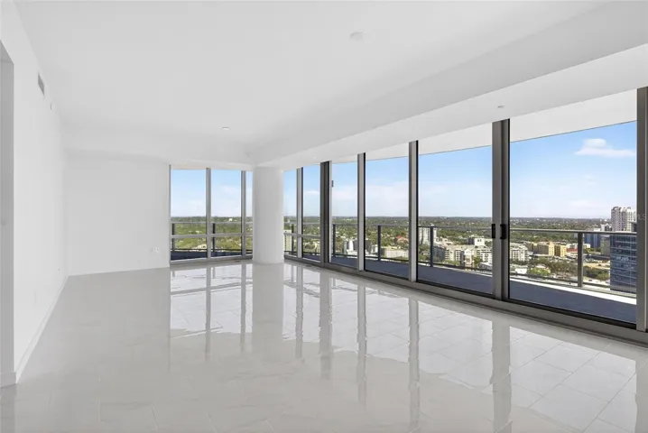 Living/Dining Area
