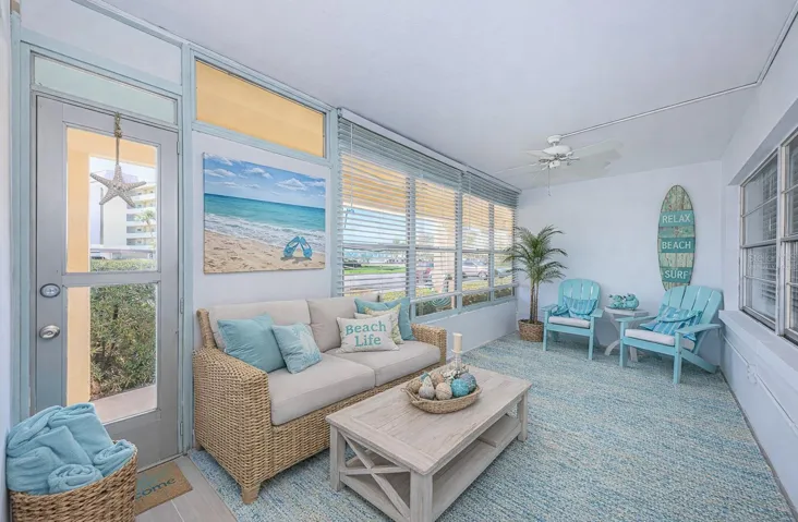 Virtually staged - Florida room