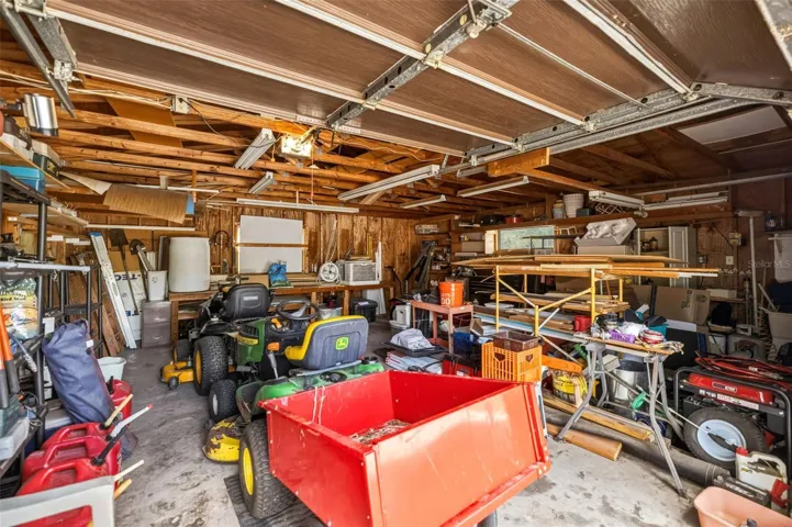 Garage/Workshop