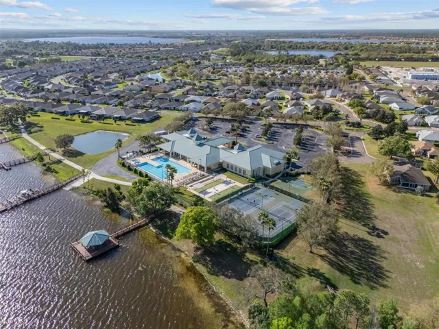 Lakefront amenities