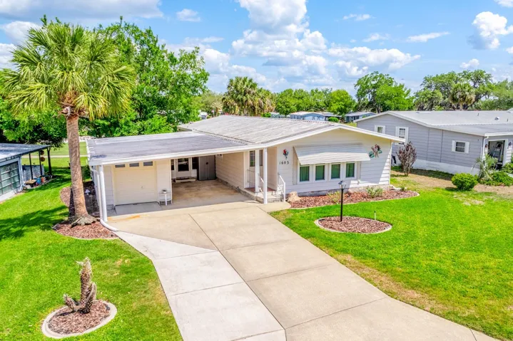 Welcome to easy Florida living with GOLF COURSE VIEWS you will enjoy every single day!