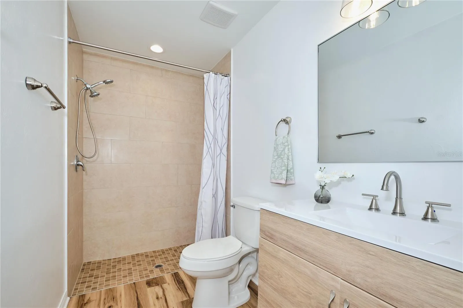 Bathroom 2 or Master Bathroom