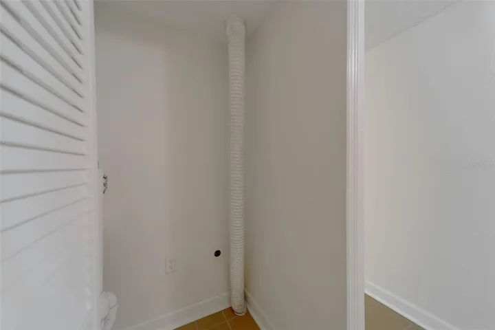 Large master bdrm 23x15.5 (board being removed)