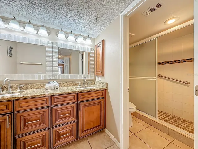 Primary Bathroom with dual sinks!
