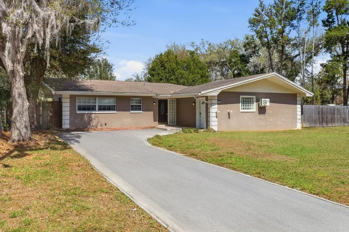 Welcome Home to Marquette Village! Only 4 Minutes from Downtown Crystal River!