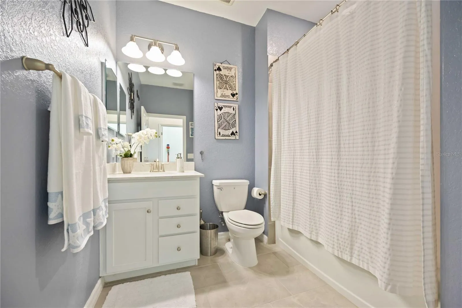 Guest Bath - tub shower combination