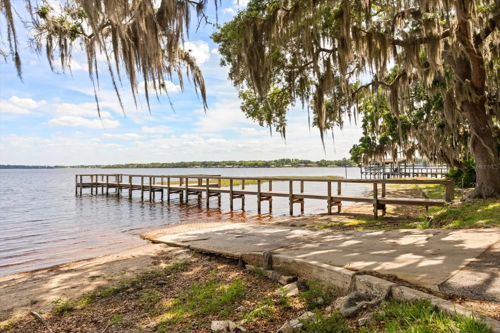 Palisade boat dock