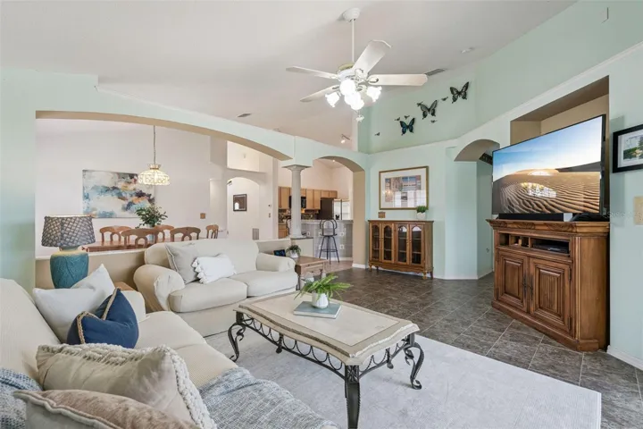 Living Room Vaulted Ceilings