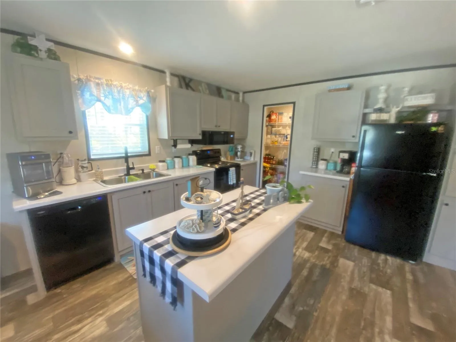 Large Pantry in Kitchen