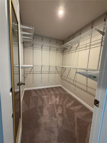 Master Bedroom Walking closet