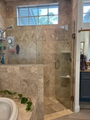 en-suite primary bathroom