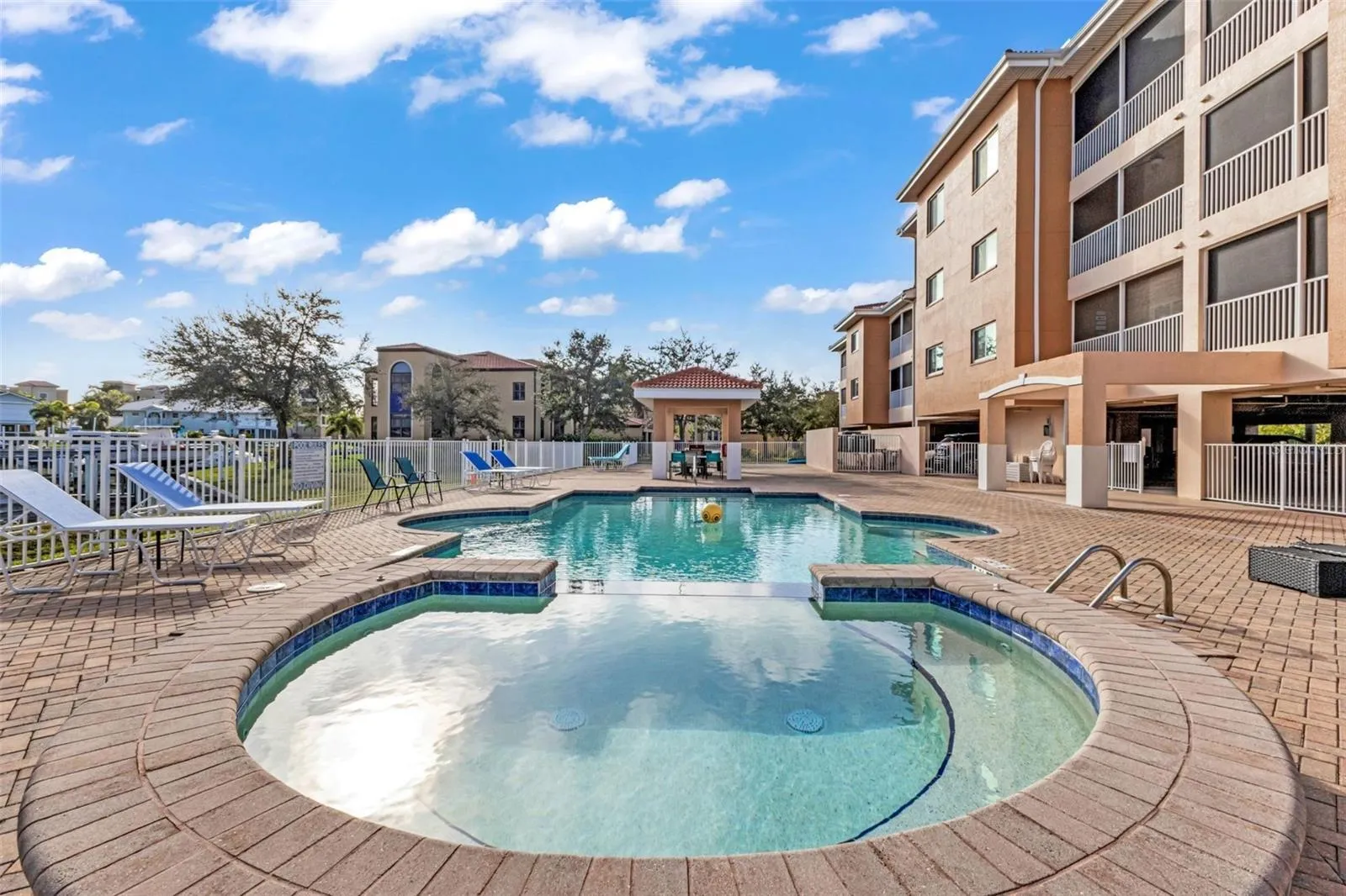 Hot tub and Pool