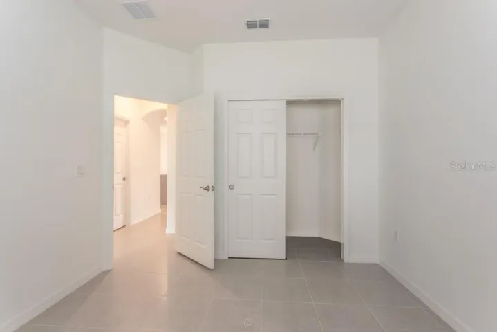 3rd bedroom / wardrobe closet