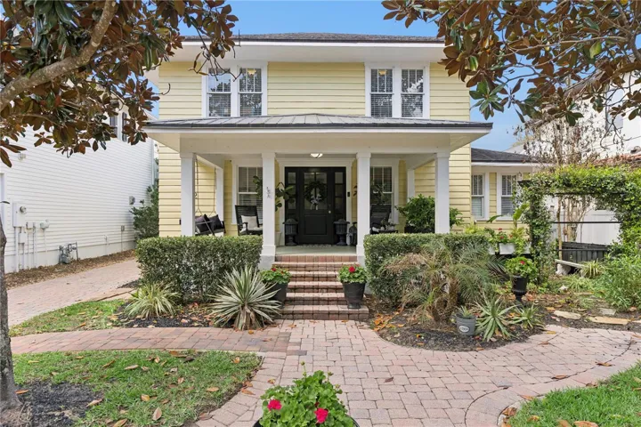 welcome to 1232 Poinsettia Avenue