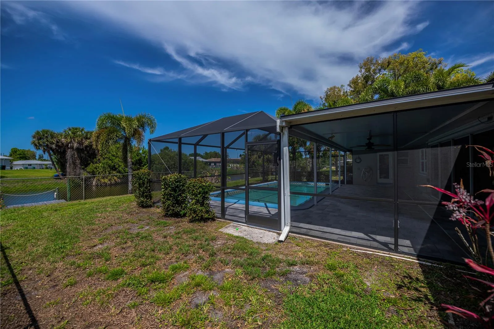 Fenced Side Yard.