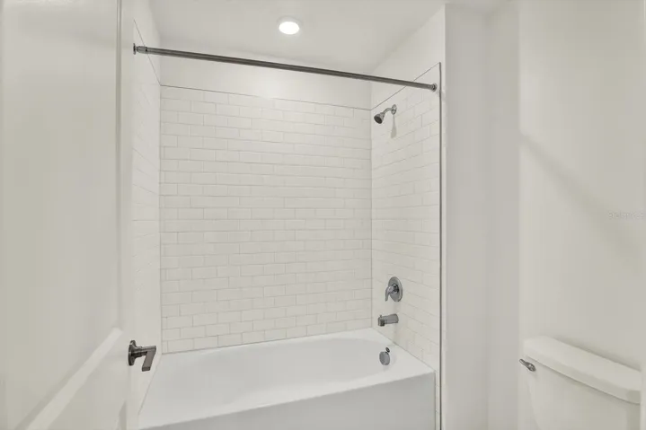2nd floor full bathroom shower/toilet room