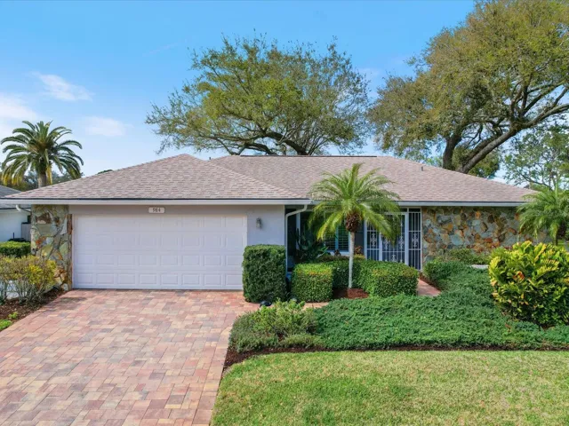 Welcome to beautiful 984 Gillespie Dr!