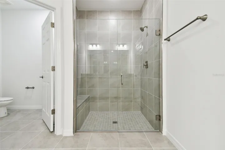 BUILDER REPRESENTATIONAL PHOTOS - ACTUAL UNIT MAY VARY