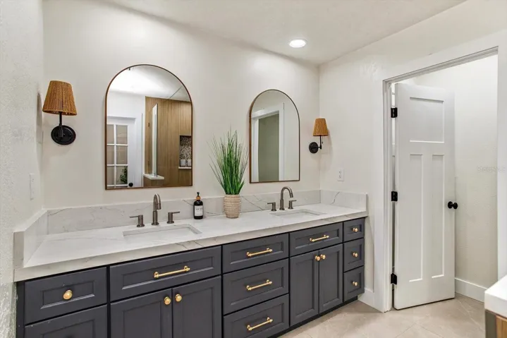 Custom primary bath with dual sinks