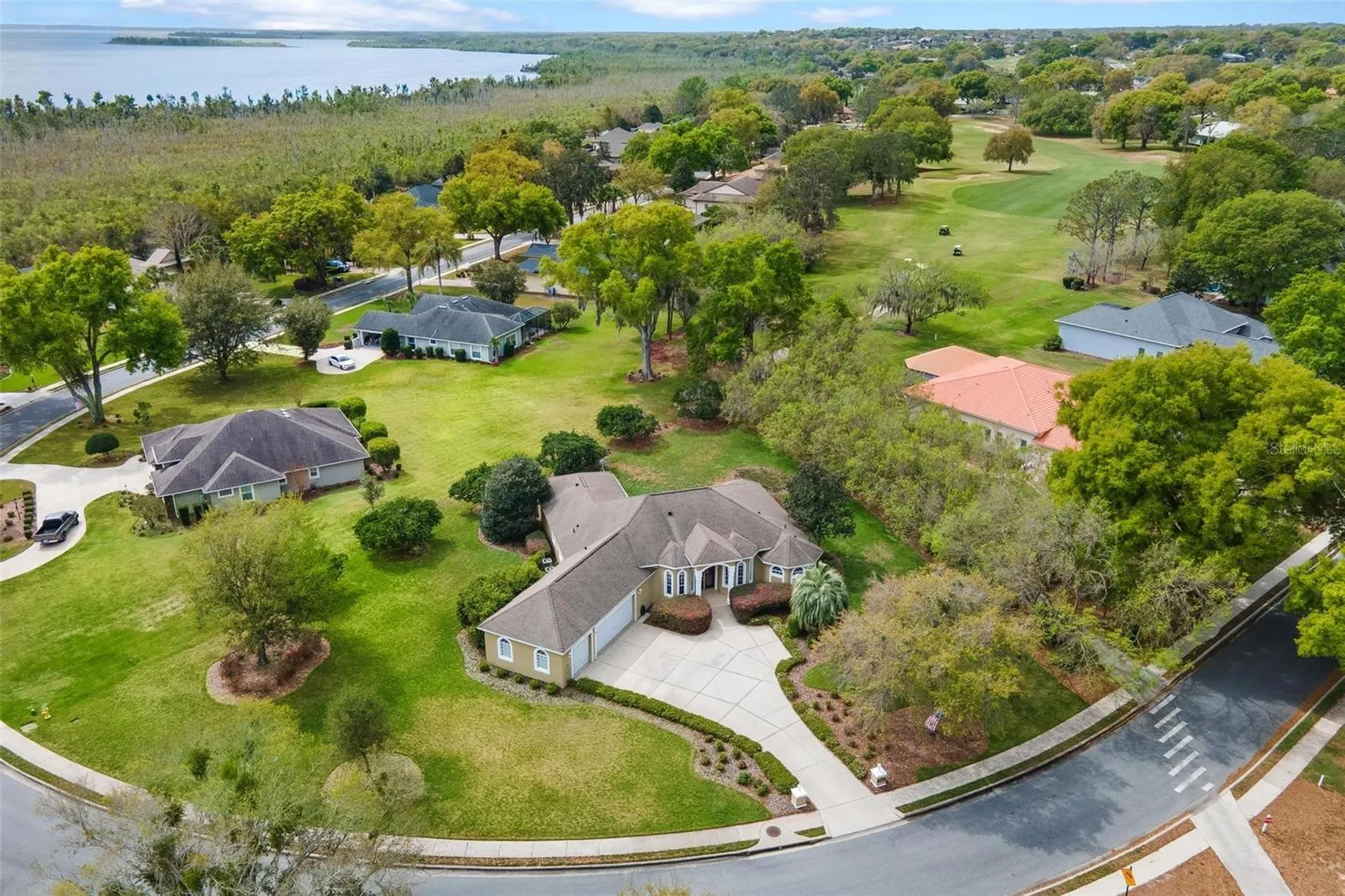 Corner lot with lots of privacy...WELCOME HOME!
