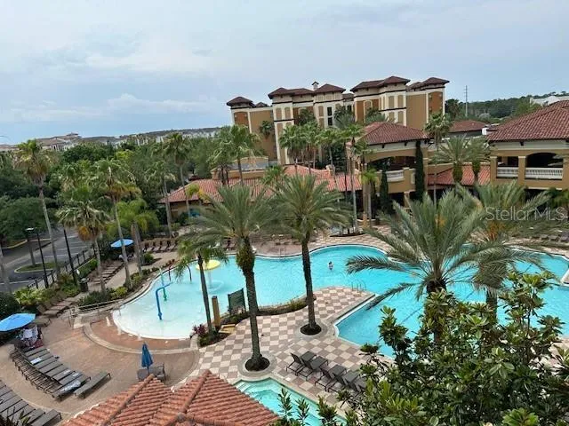 Floridays Resort at Dusk