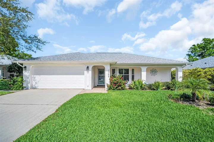 Welcome home to this rare Highland Lakes gem~