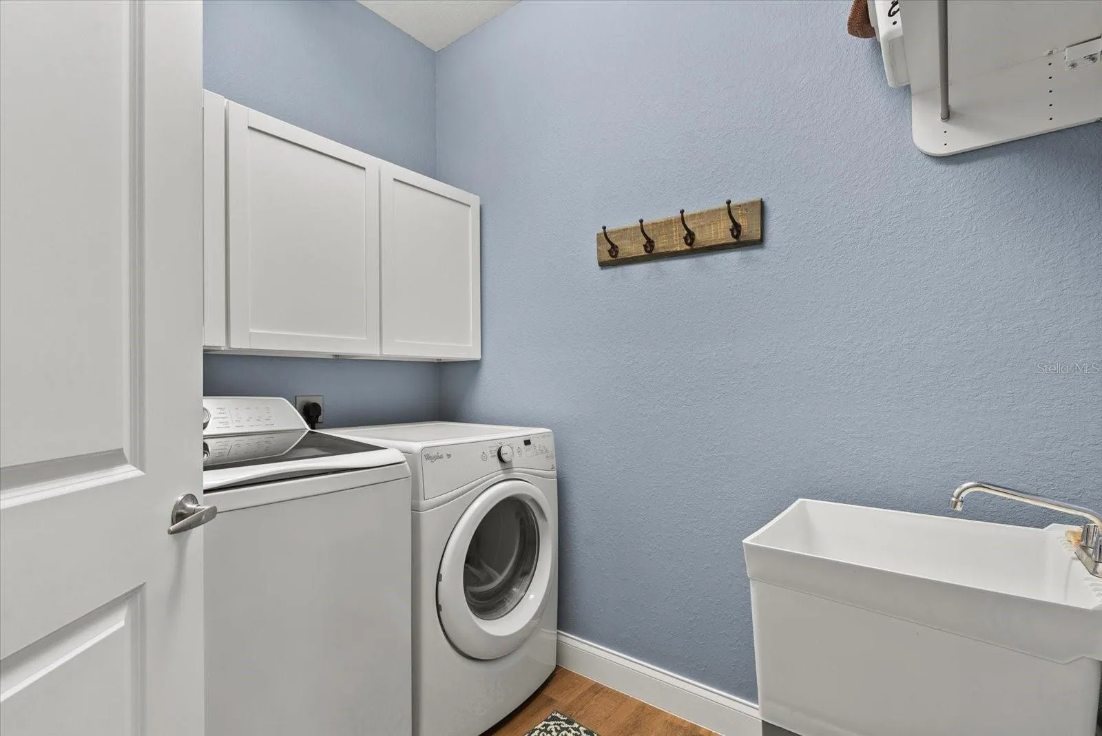 Laundry Room with utility sink