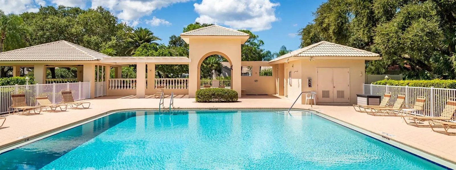 Estates Community Pool