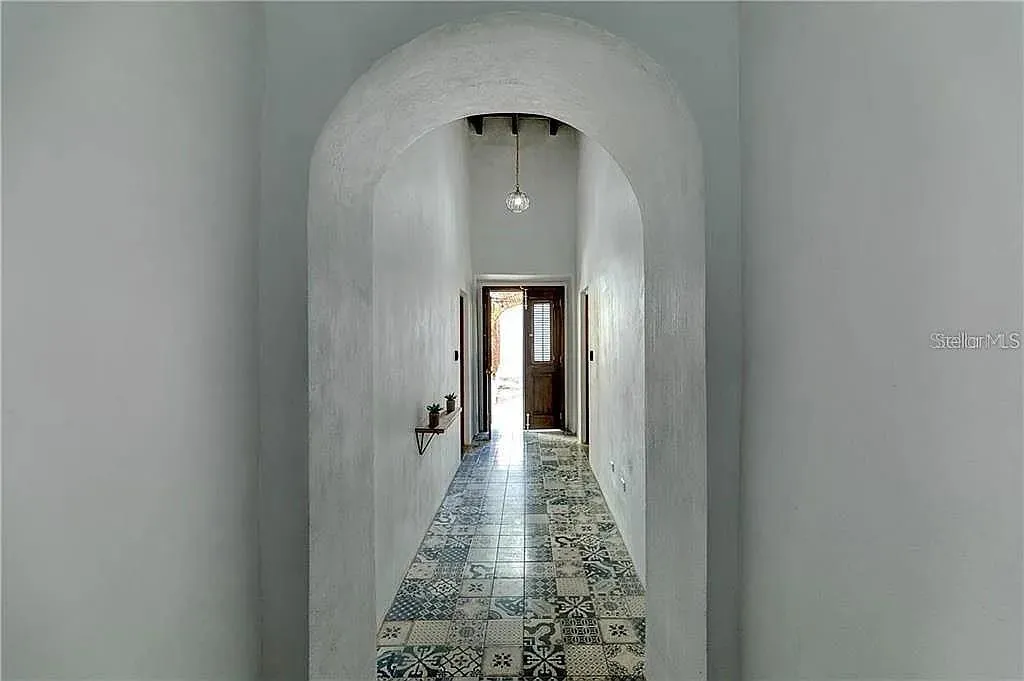 261 Entrance Hallway