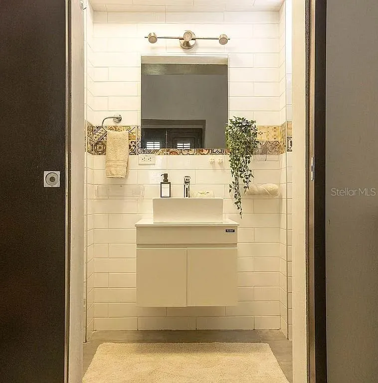 Room 5 bathroom