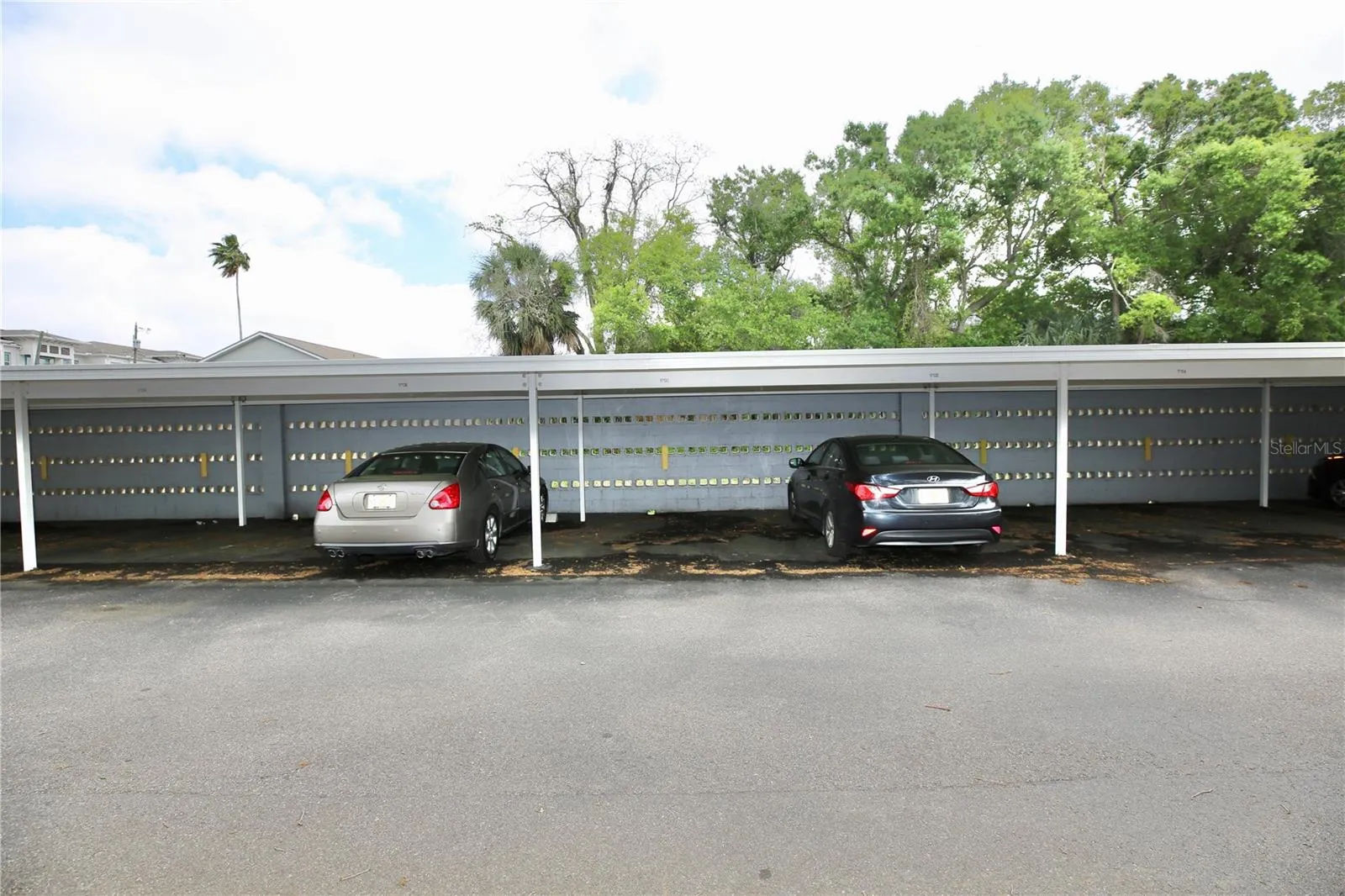 Private carport for 1713 - C
