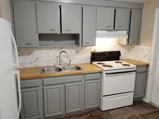 612 KITCHEN