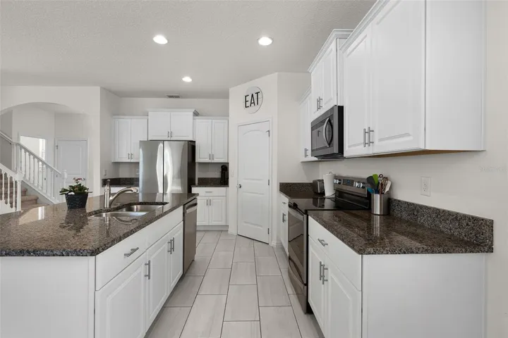 Lots of Cabinet Space!