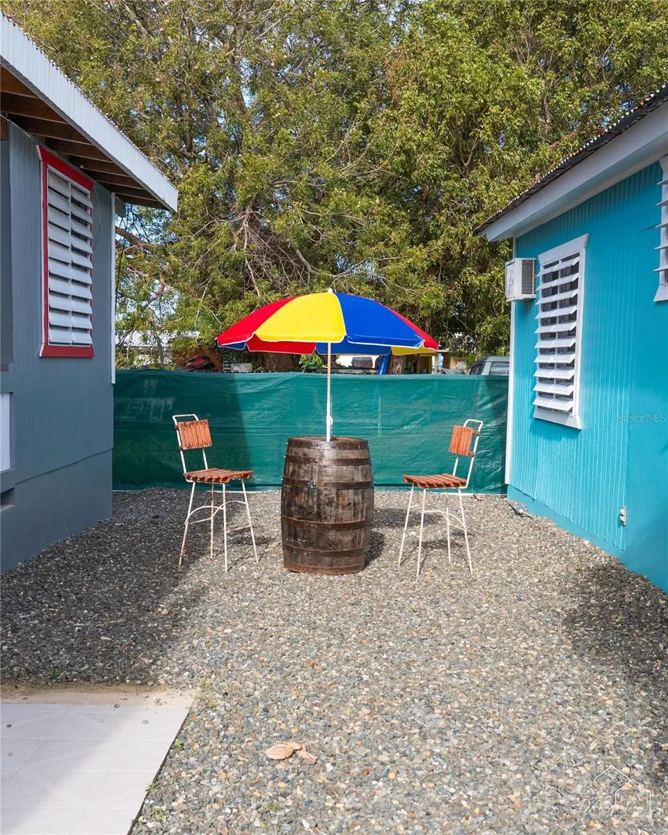 Common area/outdoor space Common area/outdoor space