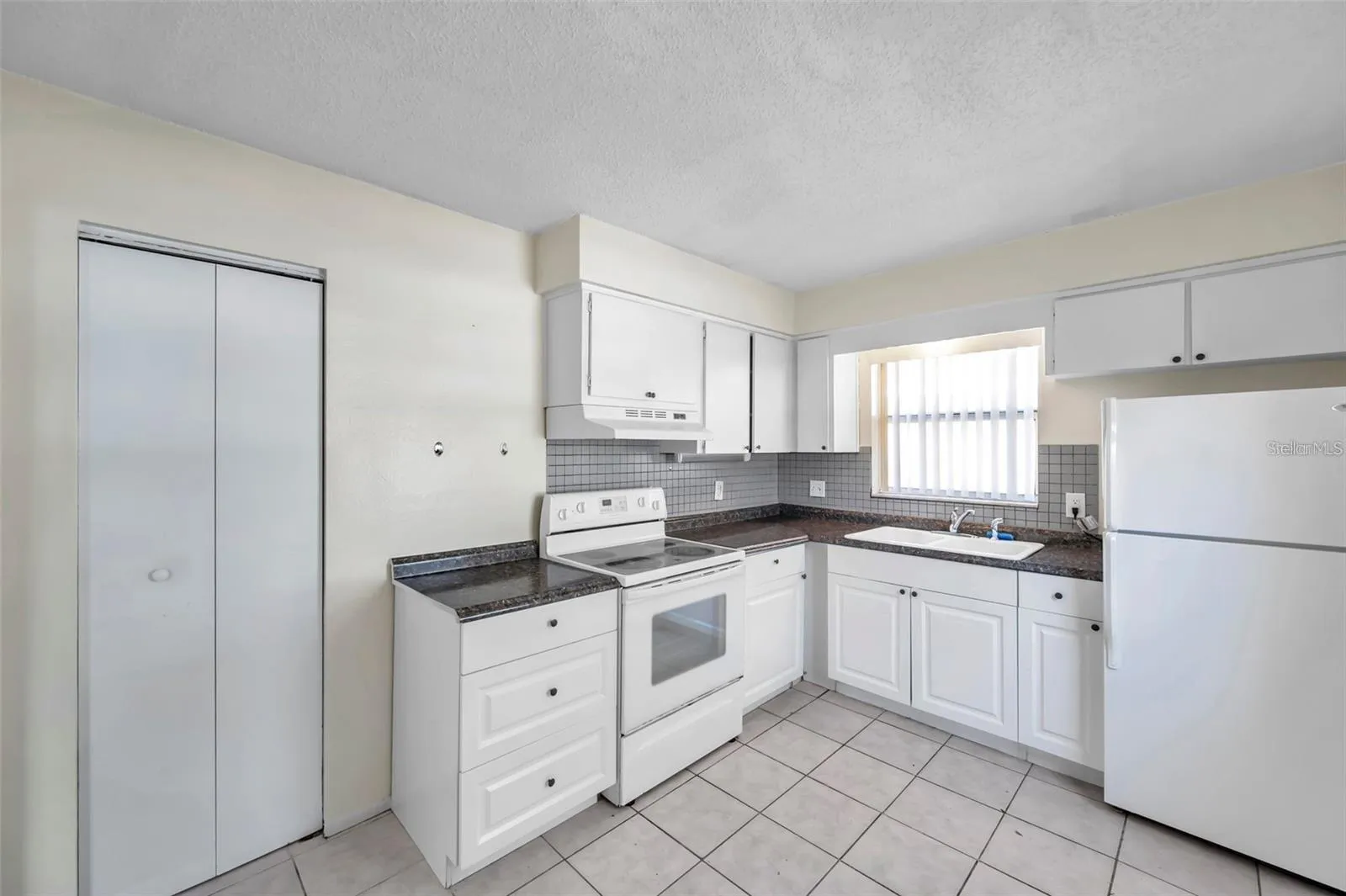 Plenty of storage for your kitchen goods!