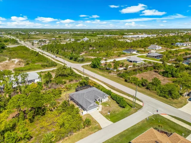 Expansive Surrounding Views