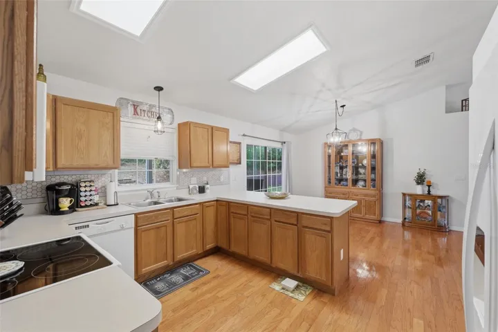 Kitchen/Dining